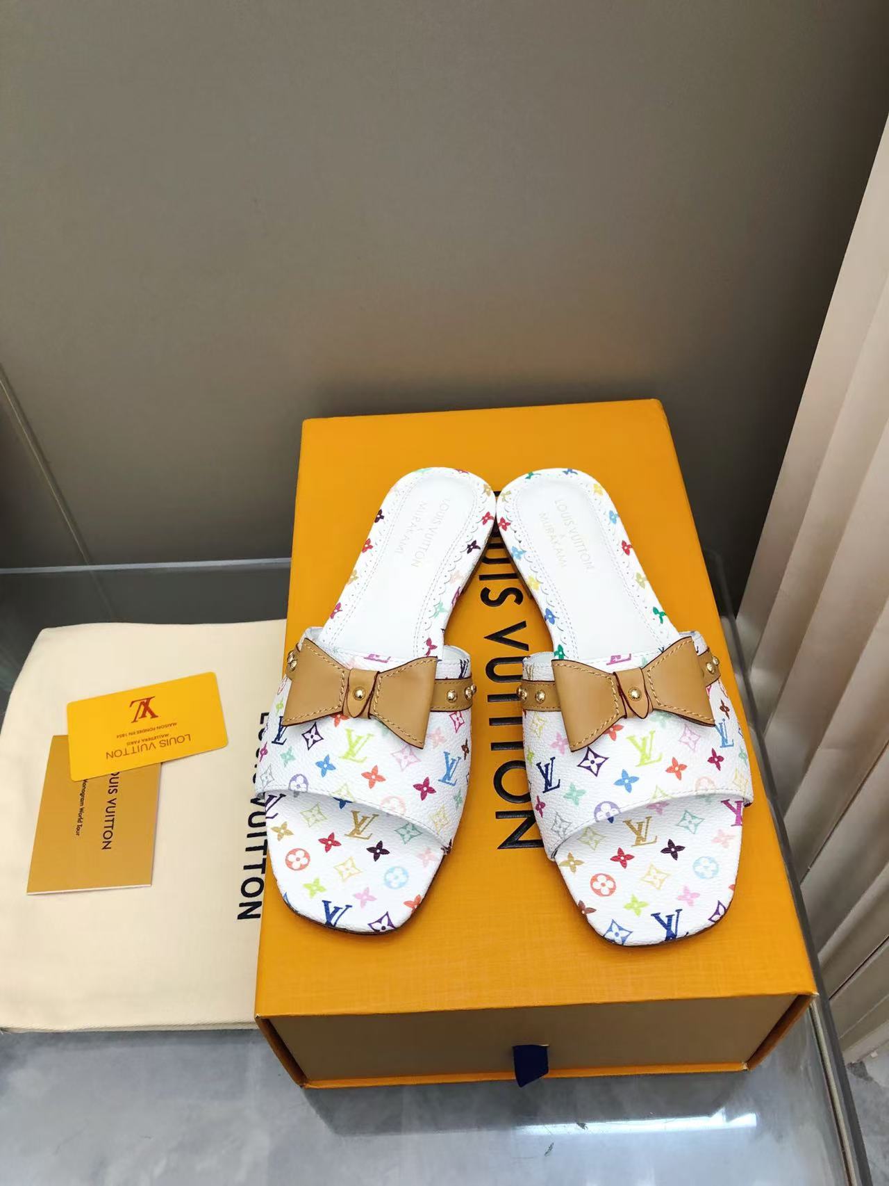 L fashion 3 color hot slippers 0725031903