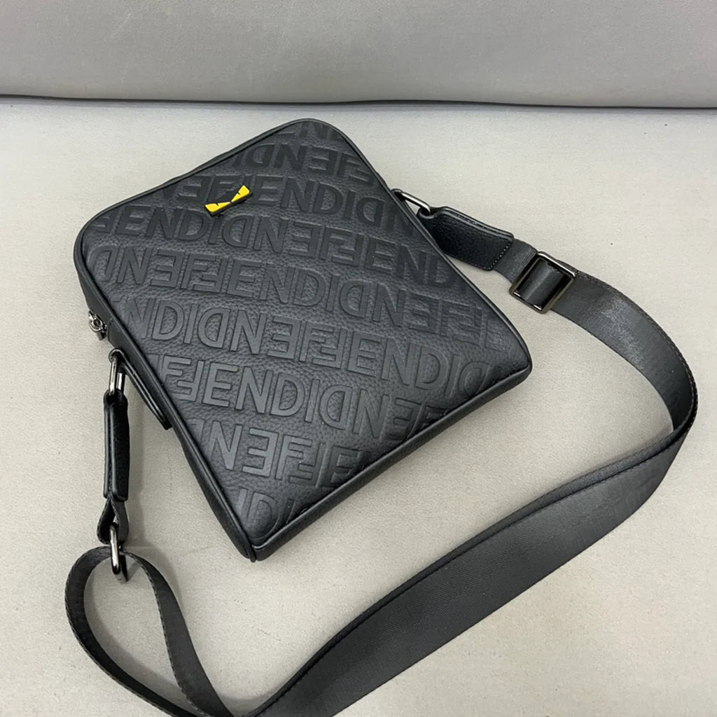 New Fashion Men's Cowhide Crossbody Bag 1024051407