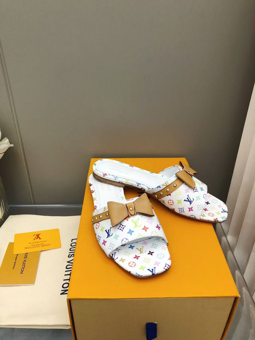 L fashion 3 color hot slippers 0725031903