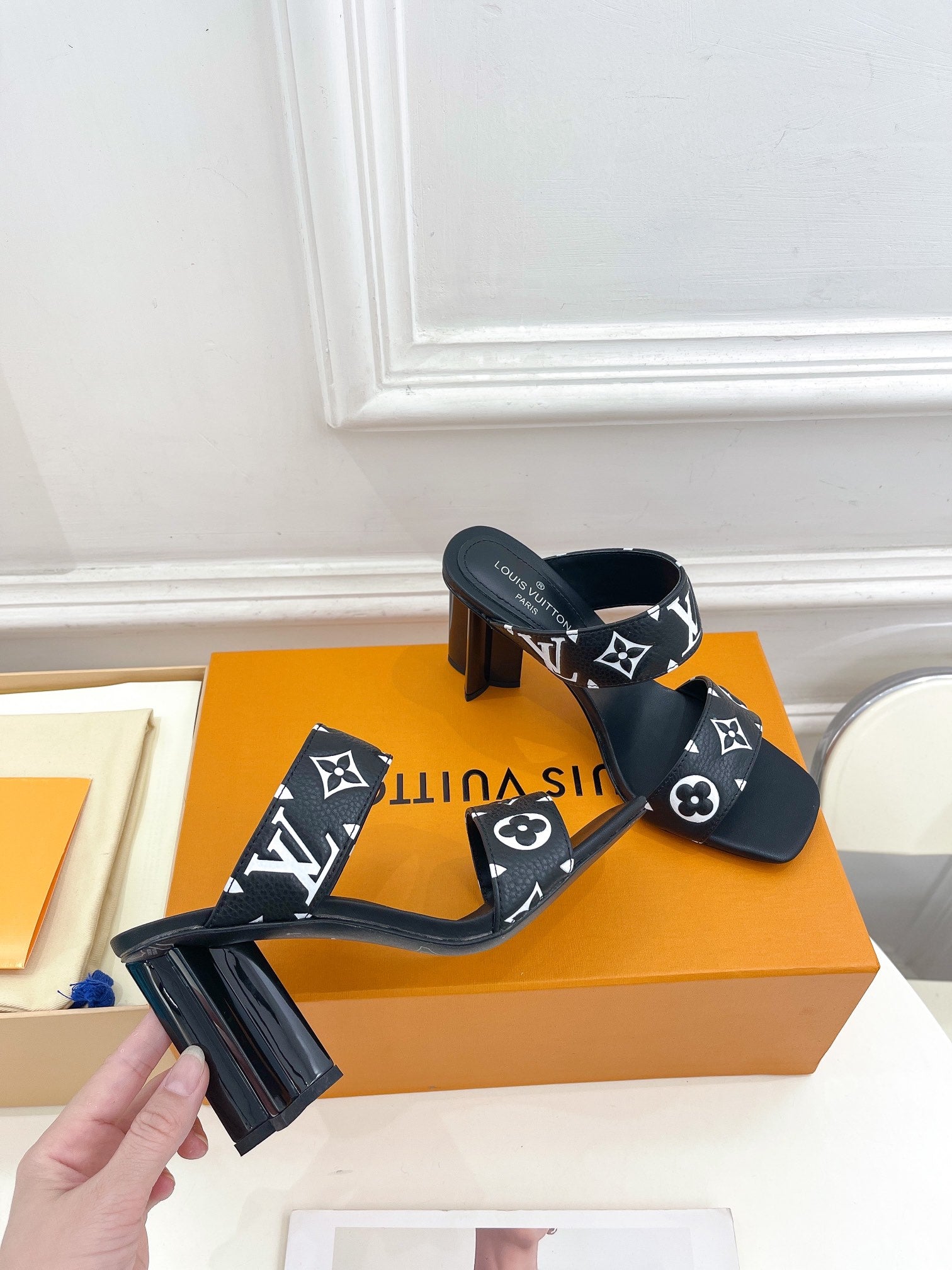 23 Ladies fashion luxury high heels SXC051602