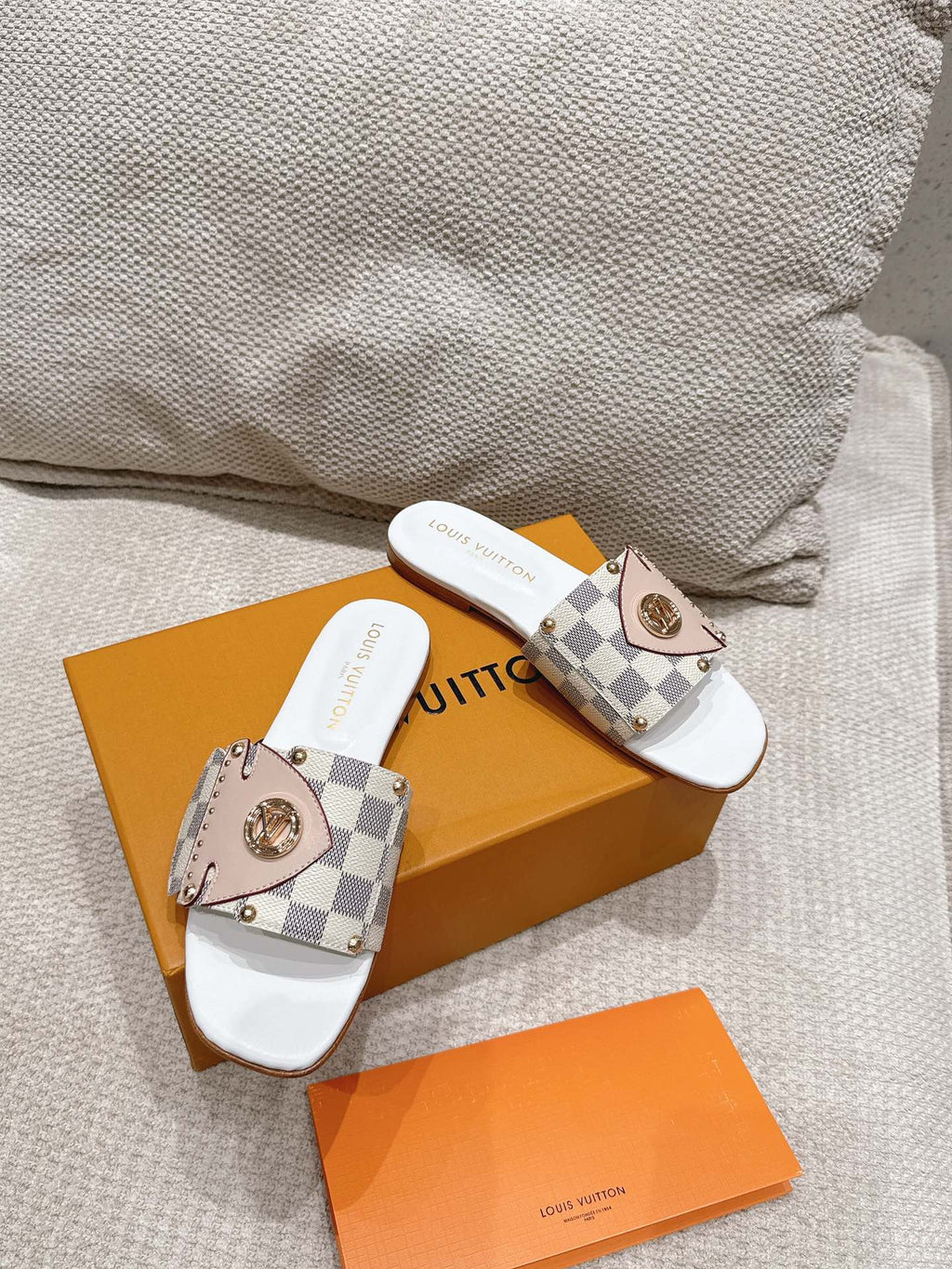 L new fashion flat slippers 0725040906
