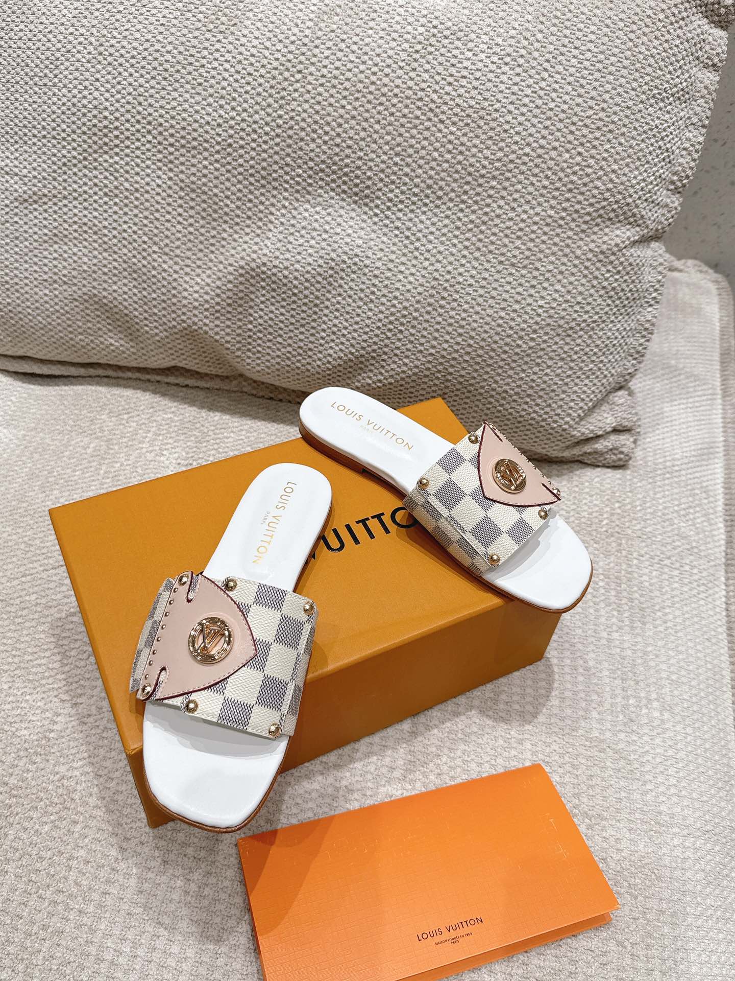 L new fashion flat slippers 0725040906