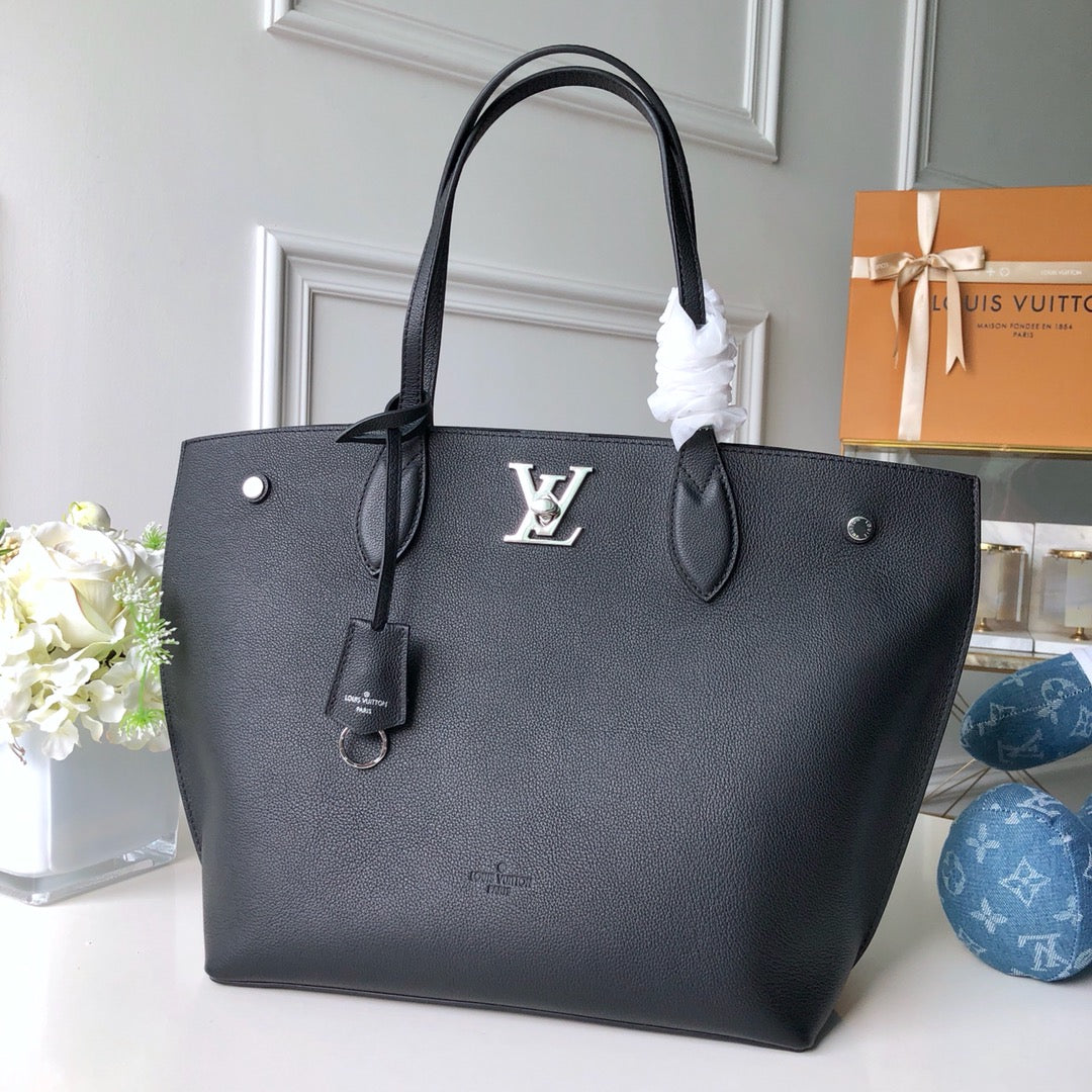 Taurillon Monogram M55028