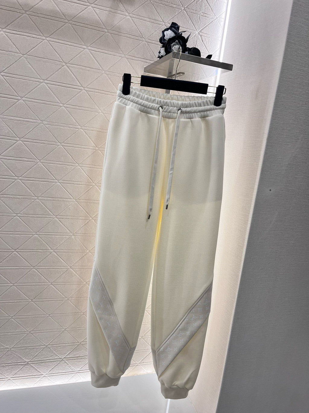 L new fashion hooded jacket and trousers suit 0724120503