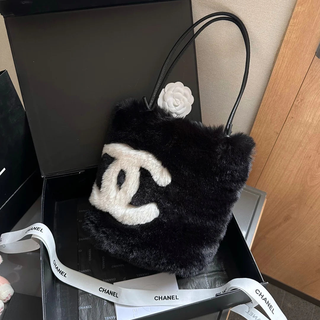 New Fashion White C Logo Women's fashion BagsXC052024012301