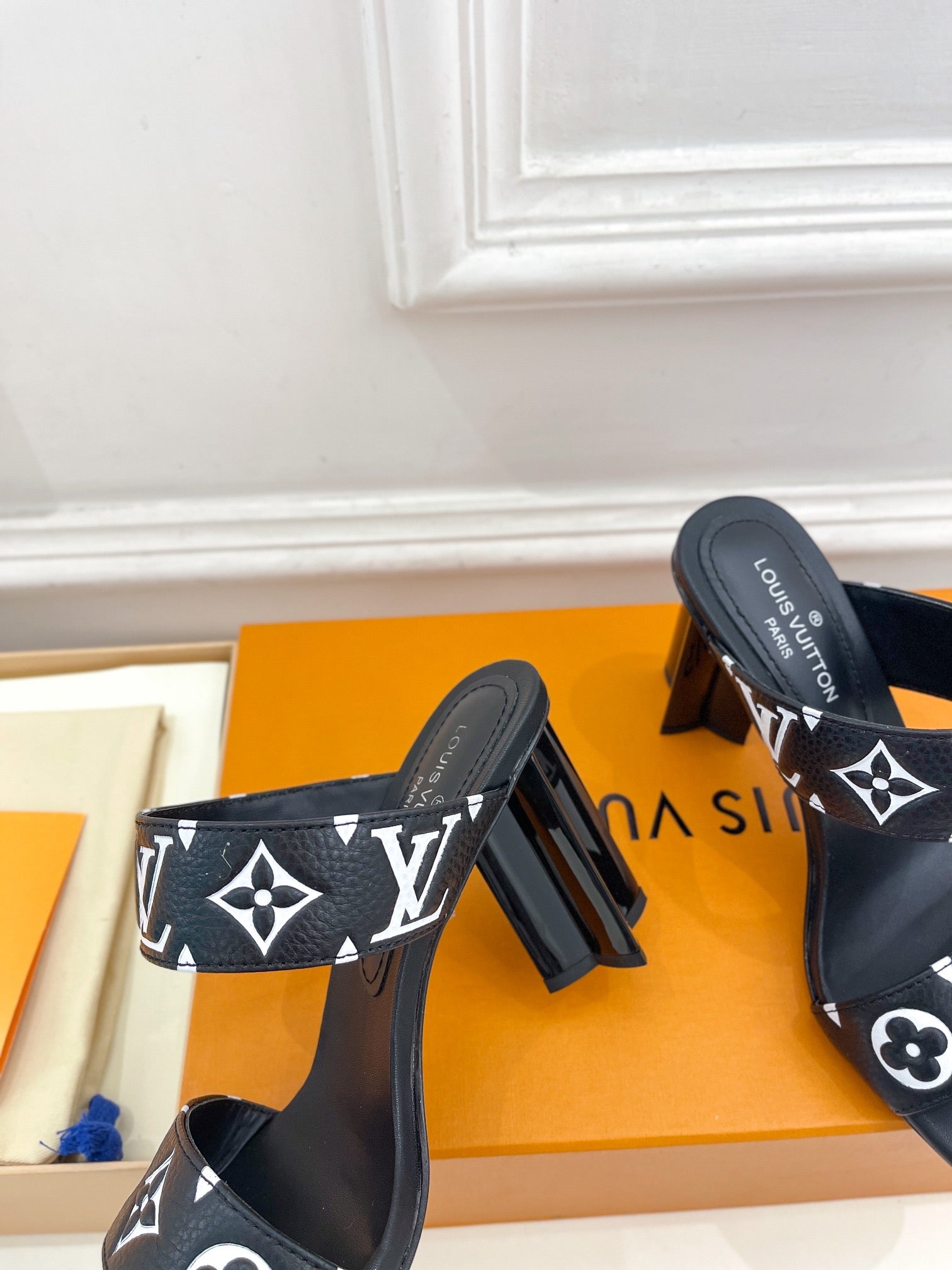 23 Ladies fashion luxury high heels SXC051602