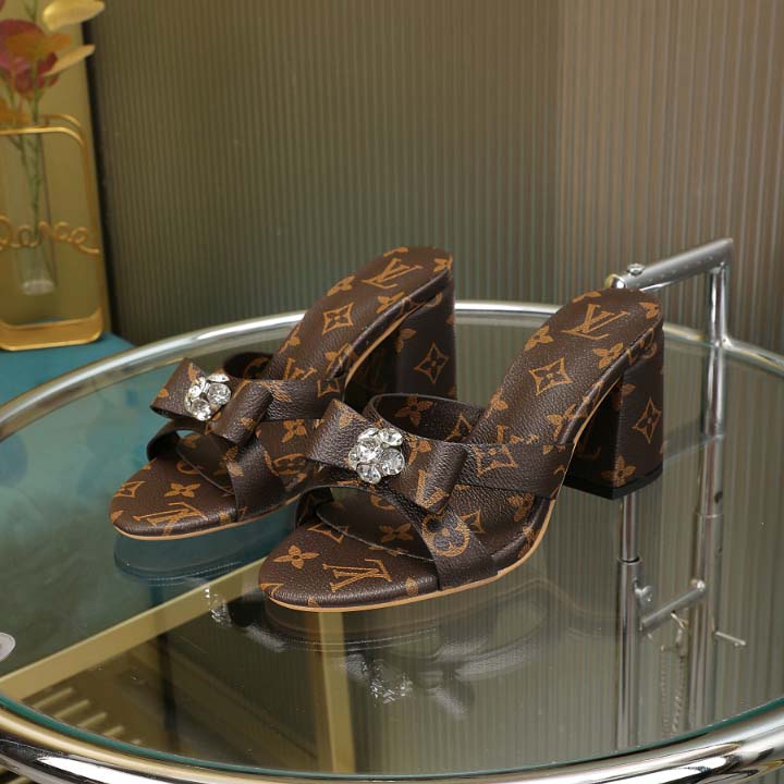 Classic all-match high-heeled sandals SXC05305