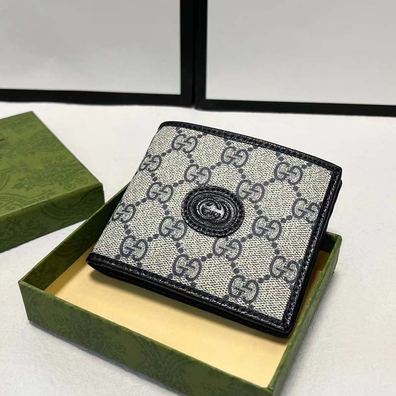 A man's wallet with classic elements and modern essence