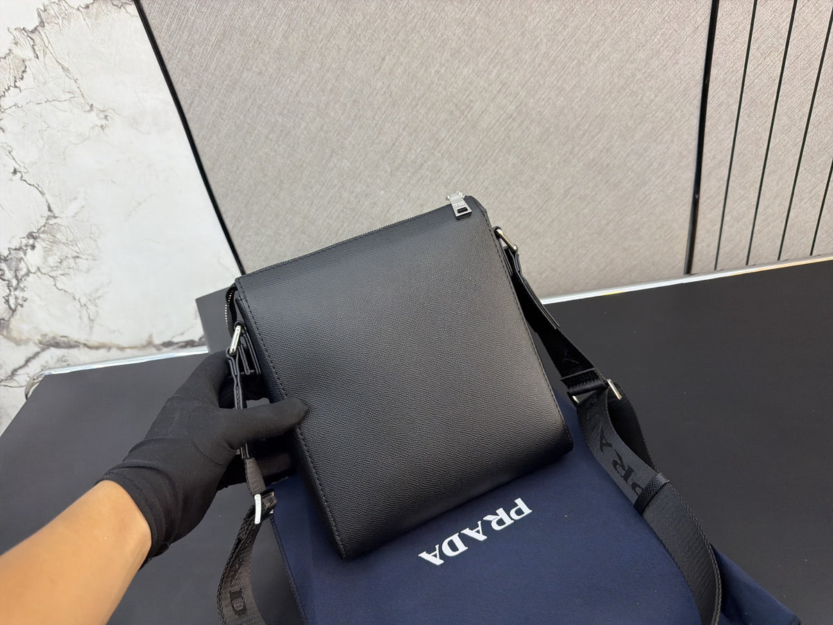 P 26SS New Men's Single-shoulder Bag  CWT1326081320
