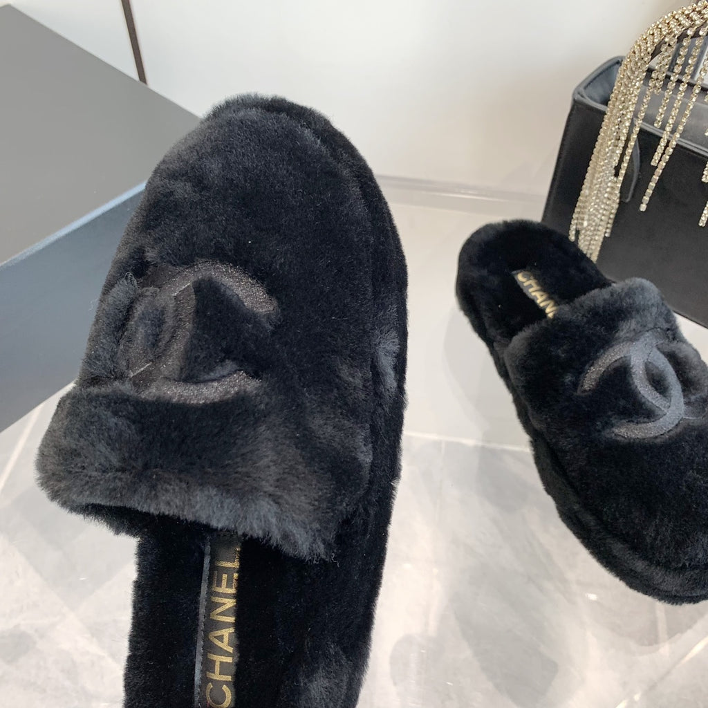 fashion plus plush slippers 0724121103