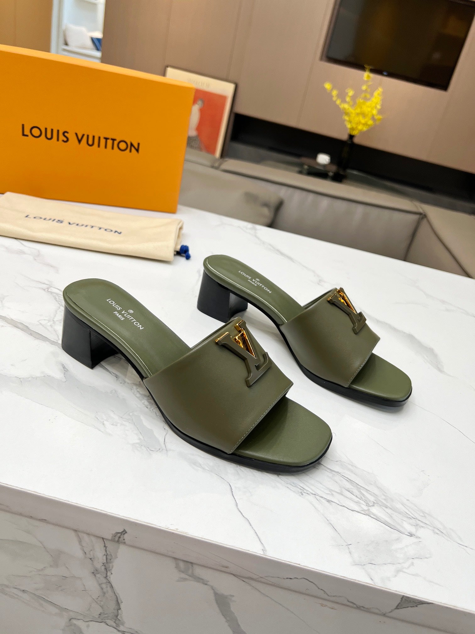 L25ss new thick heel slippers 0725072104