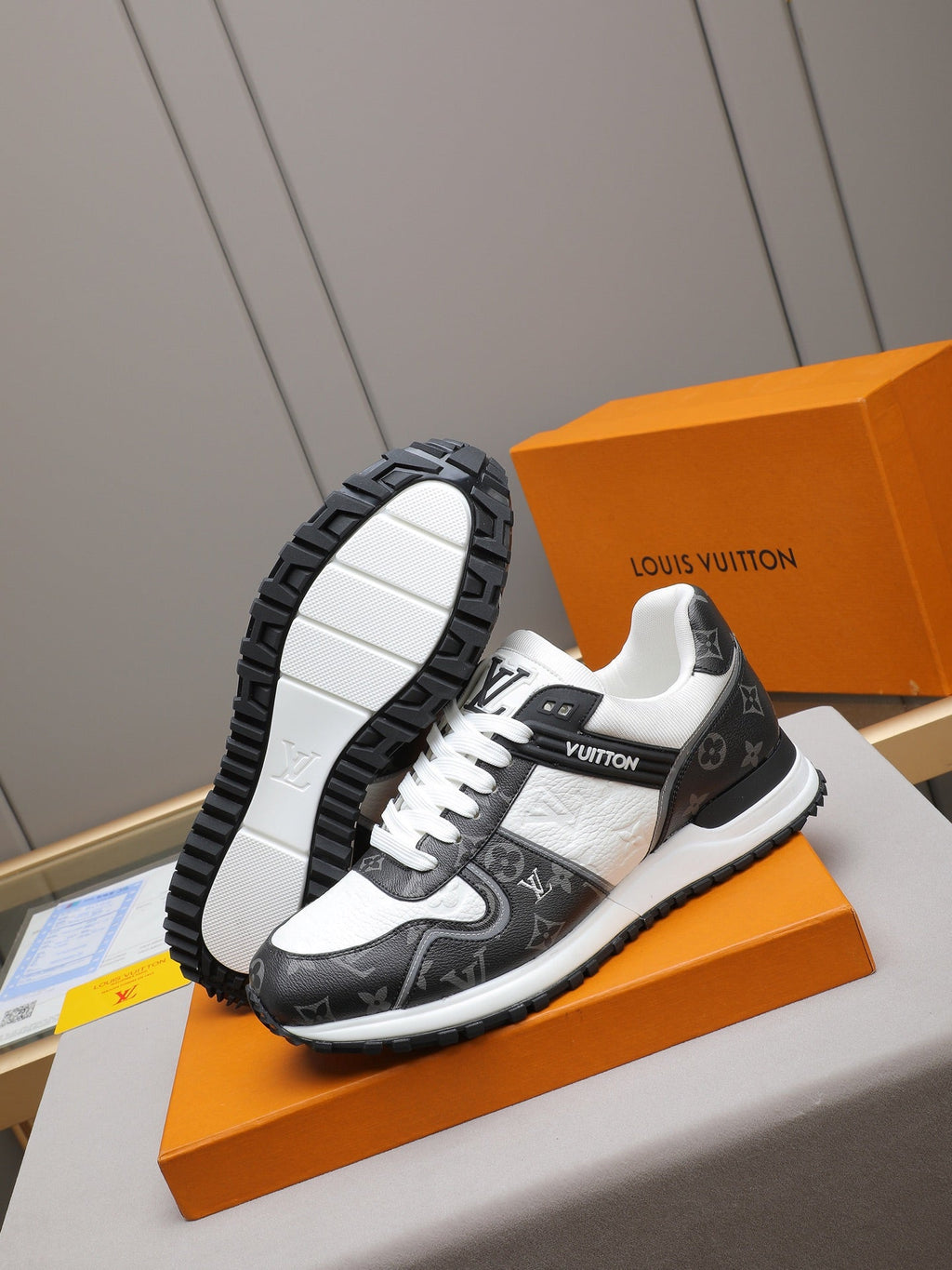 L Stylish new printed sneakers 0725111802