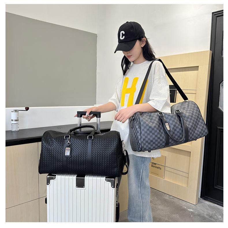 Fashion Travel Bag Large Capacity Portable Sports Crossbody Bag 1024060501