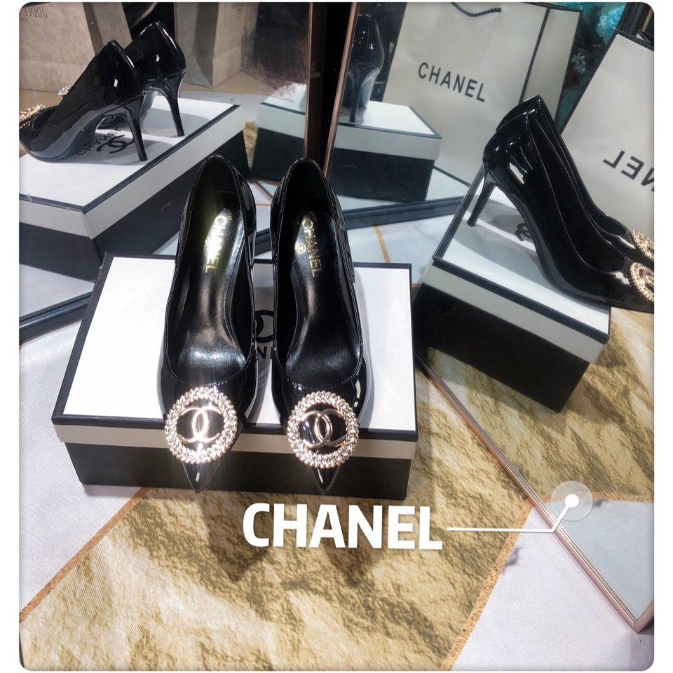 Simple and Versatile High Heels 0823120506