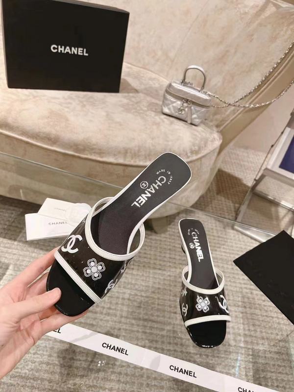 New black and white women's high heels X082908