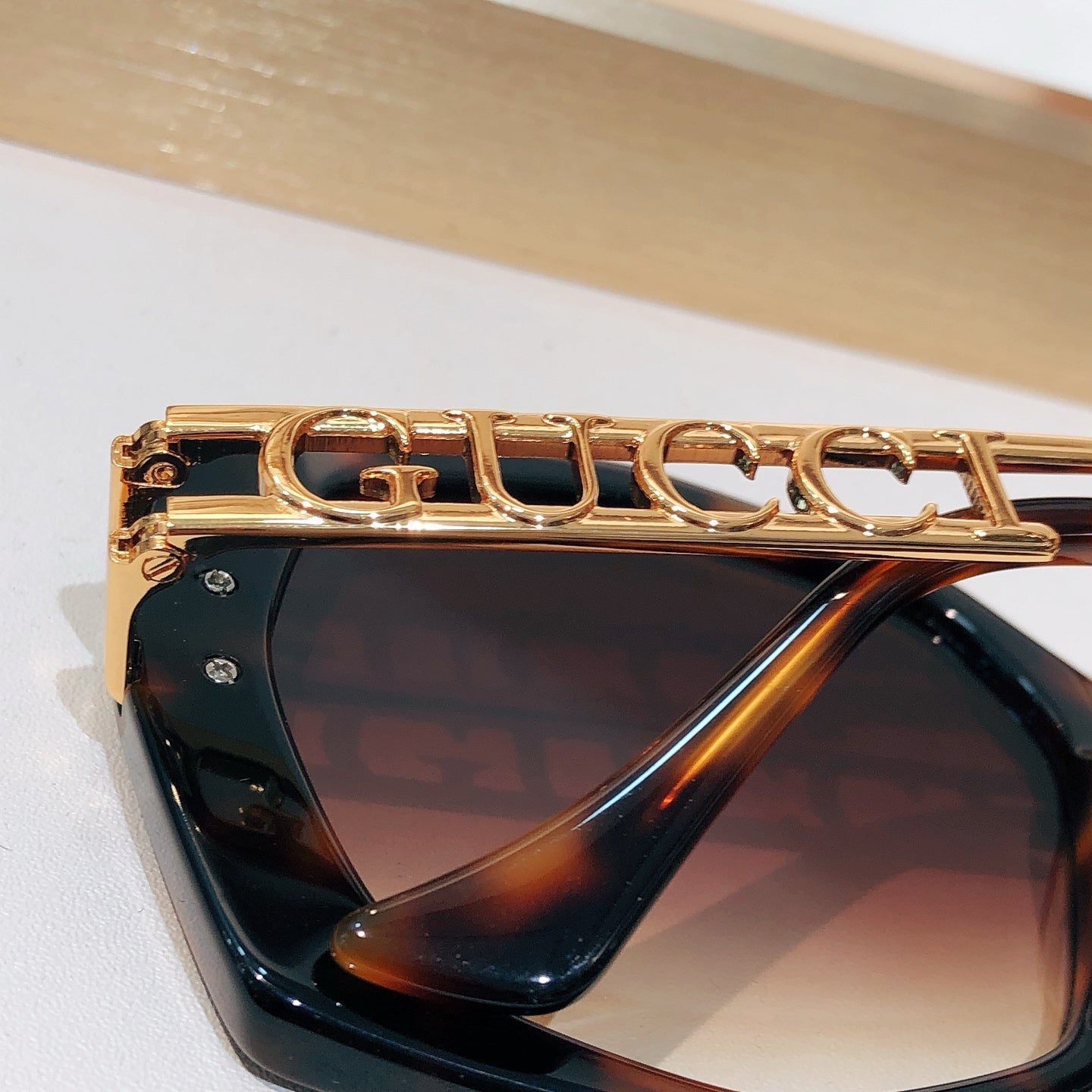 Luxury Limited-Edition Sunglasses XC1026071716