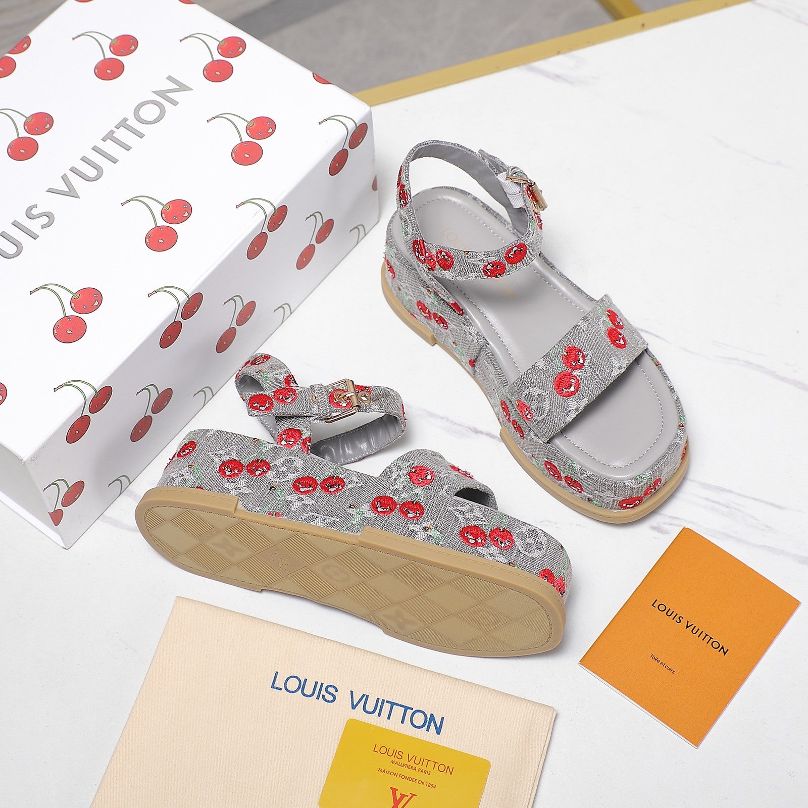 L fashion new cherry thick-soled sandals 0725072106
