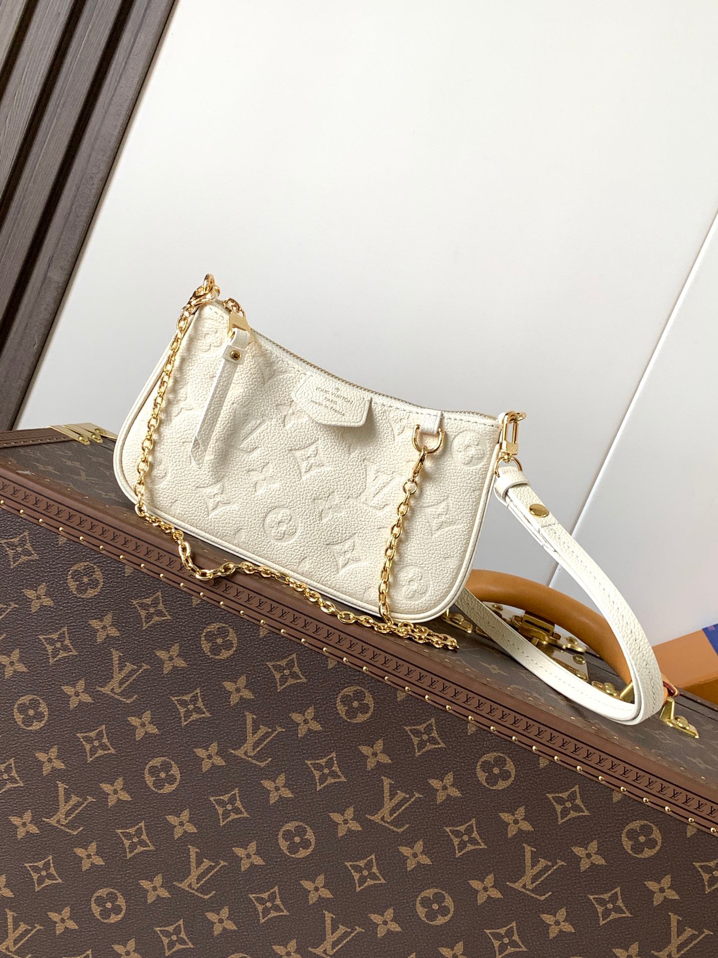 L & V fashion Cowhide leather hand bag M0726052010