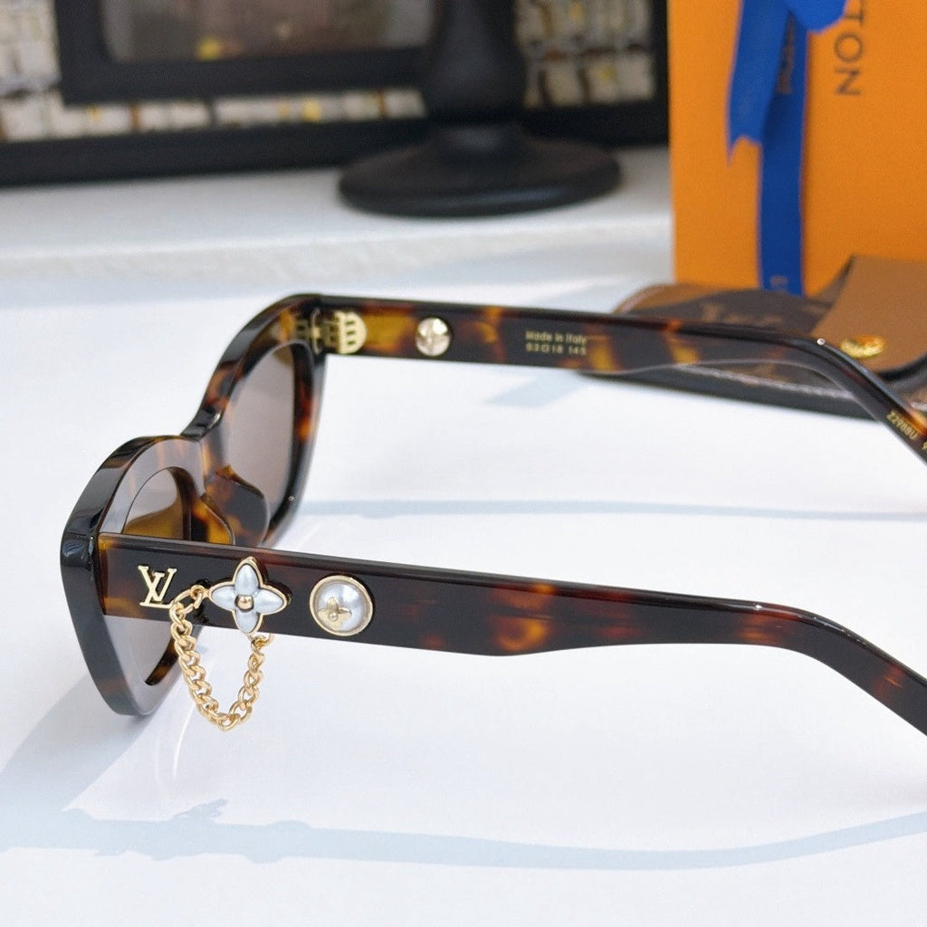 New Cat Eye LV Sunglasses With Chain XC1312102607