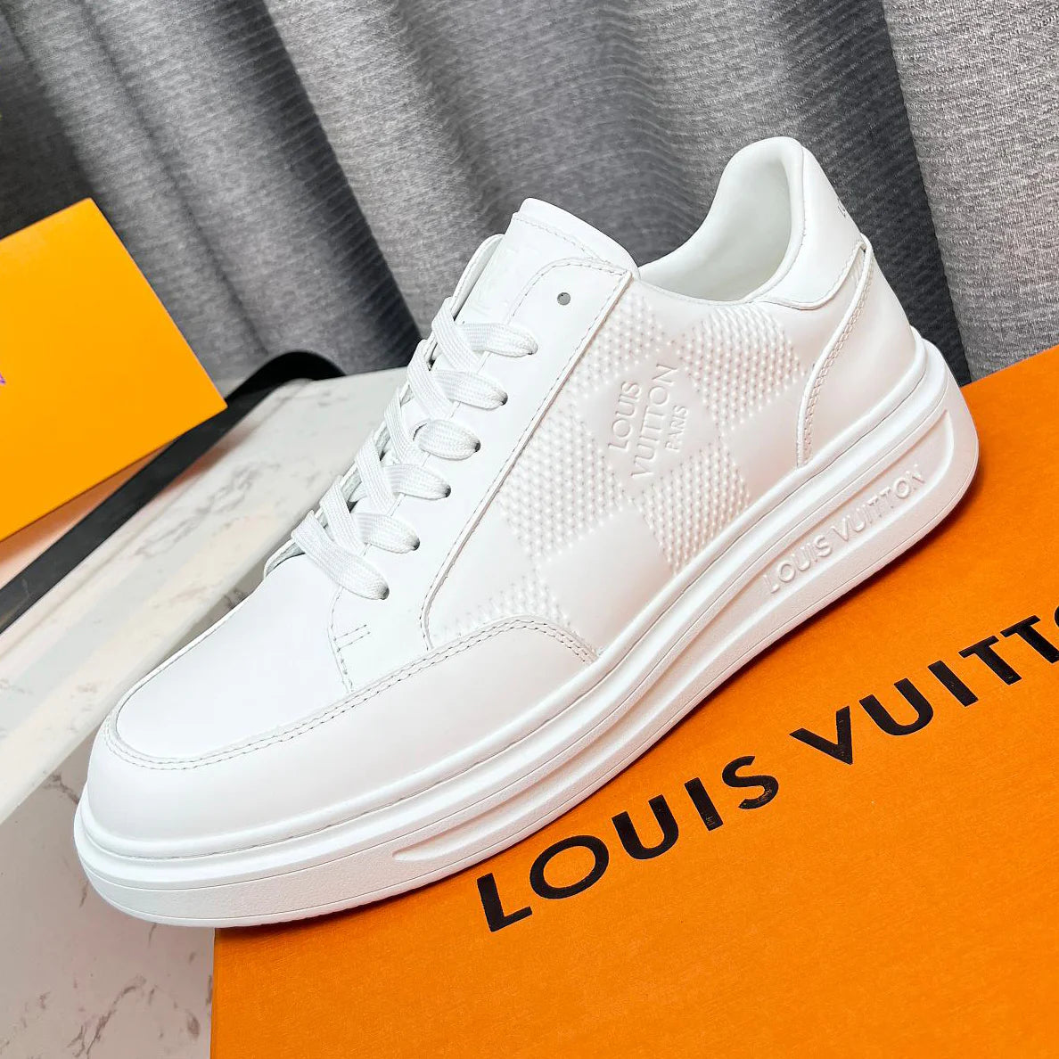 New thick-soled casual sneakers 1024121821
