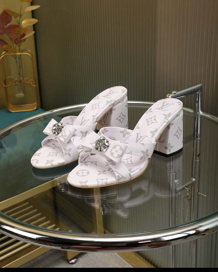 Classic all-match high-heeled sandals SXC05305