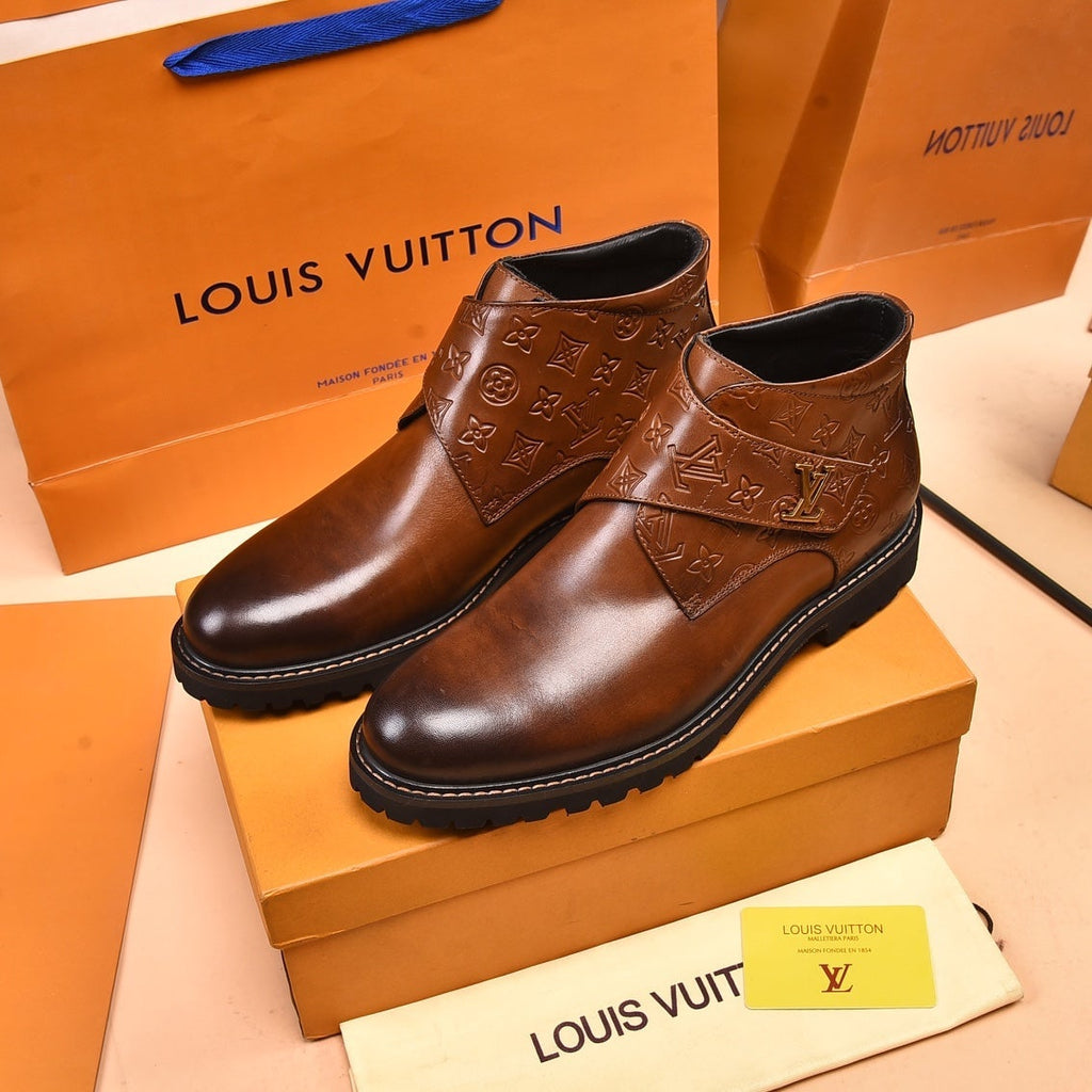V classic logo fashion boots
