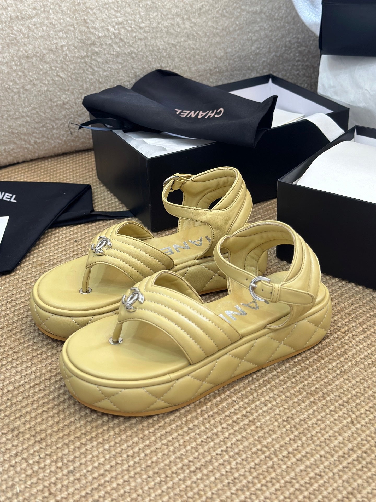 fashion diamond thick-soled sandals 0725050802