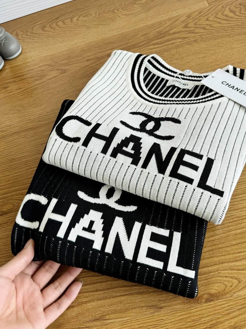 Color block letter embroidered vertical pattern round neck short sleeves 0724050904