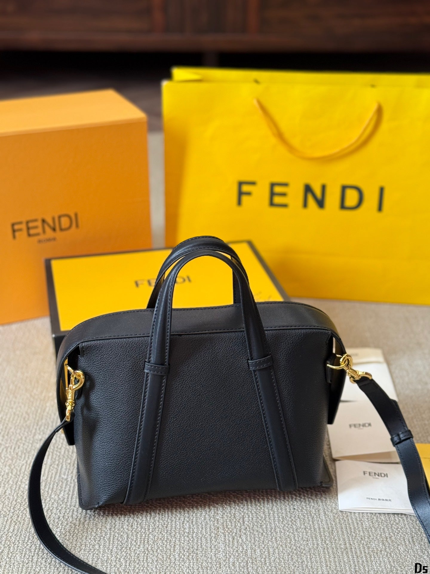 classic simple fashion handbag 0724122405