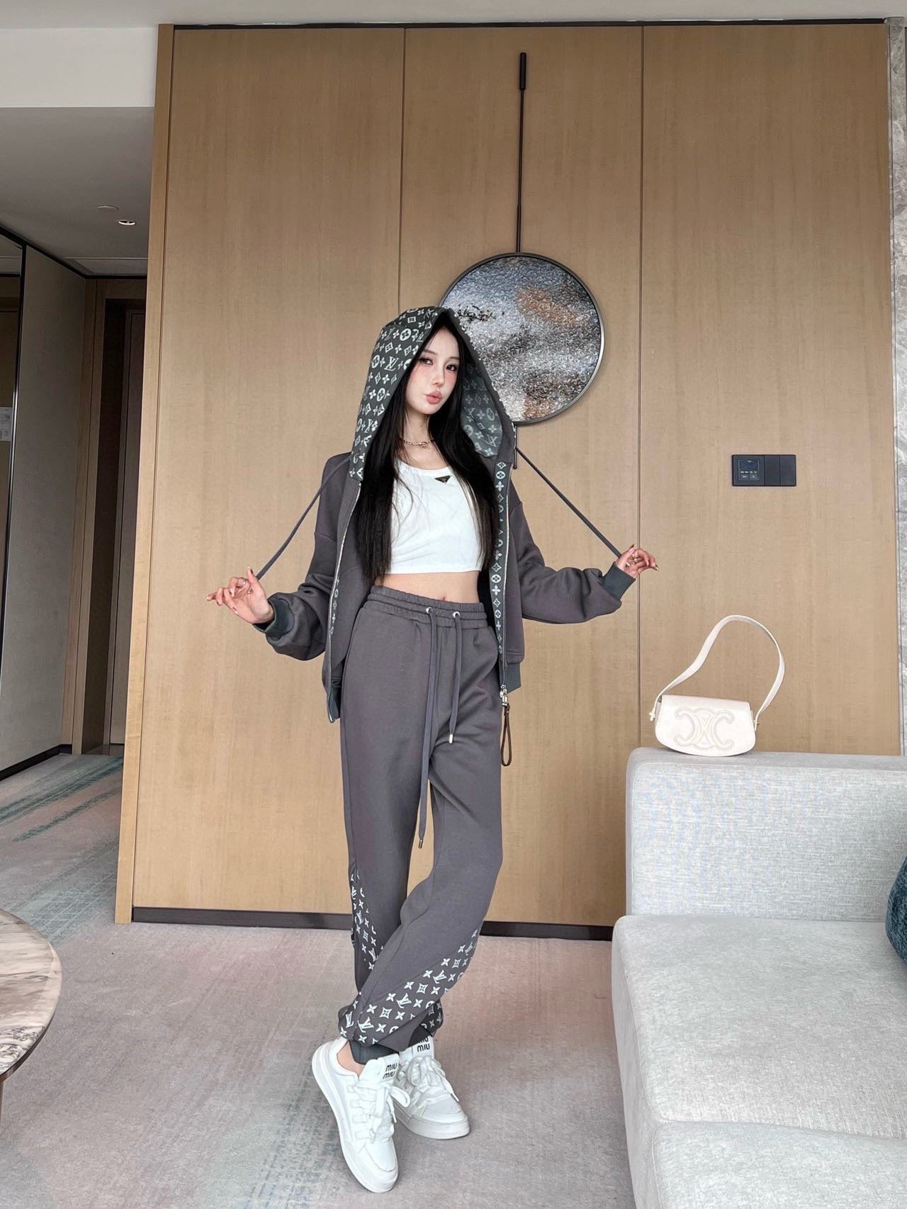 L new fashion hooded jacket and trousers suit 0724120503