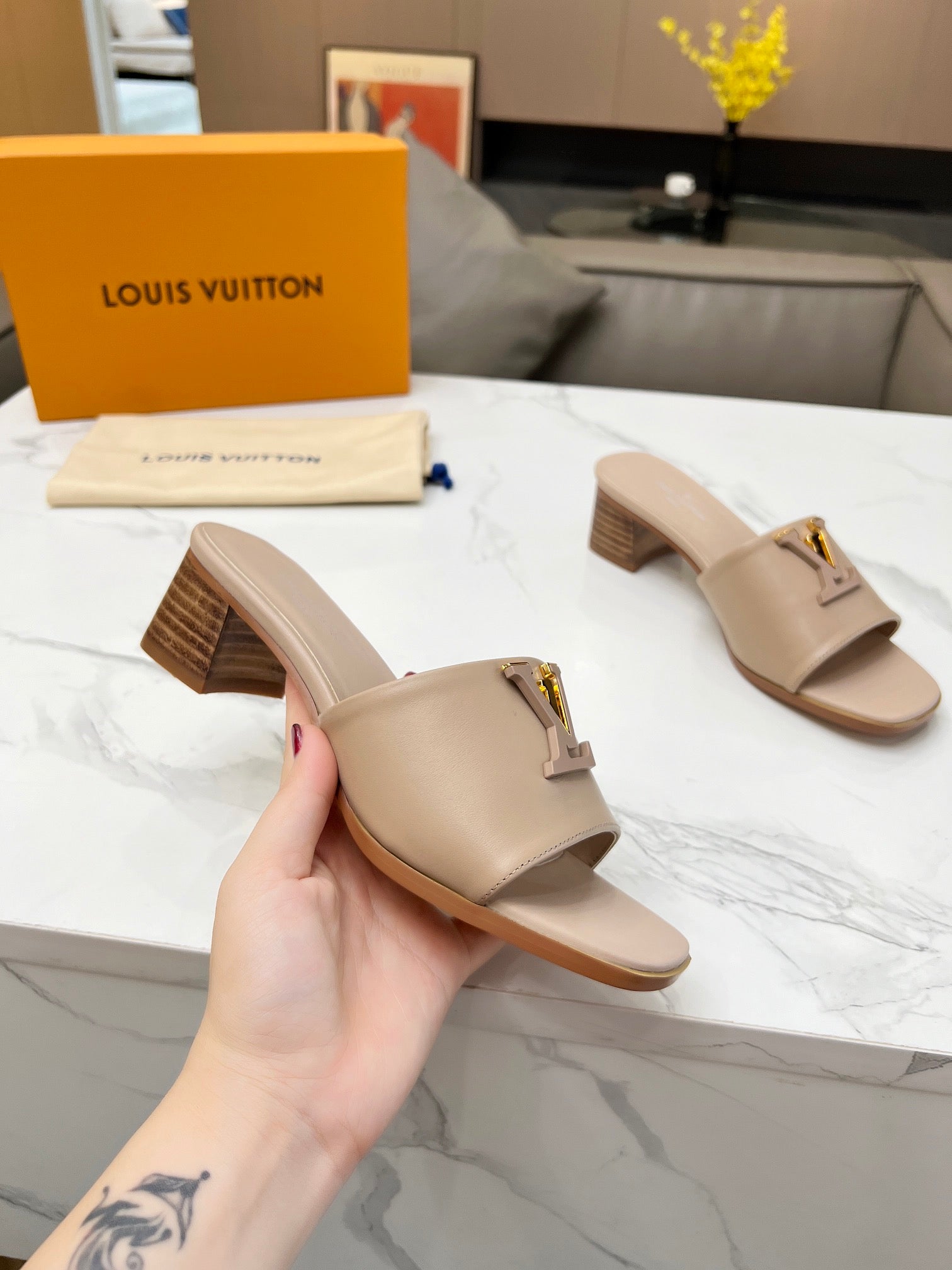 L25ss new thick heel slippers 0725072104