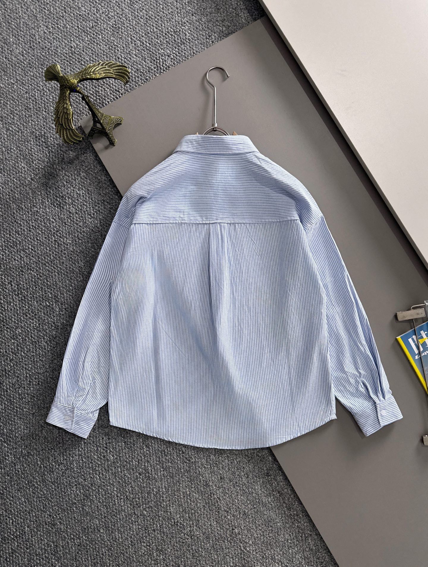 V Spring/Summer Blue Vertical Stripes Shirt 0726052712