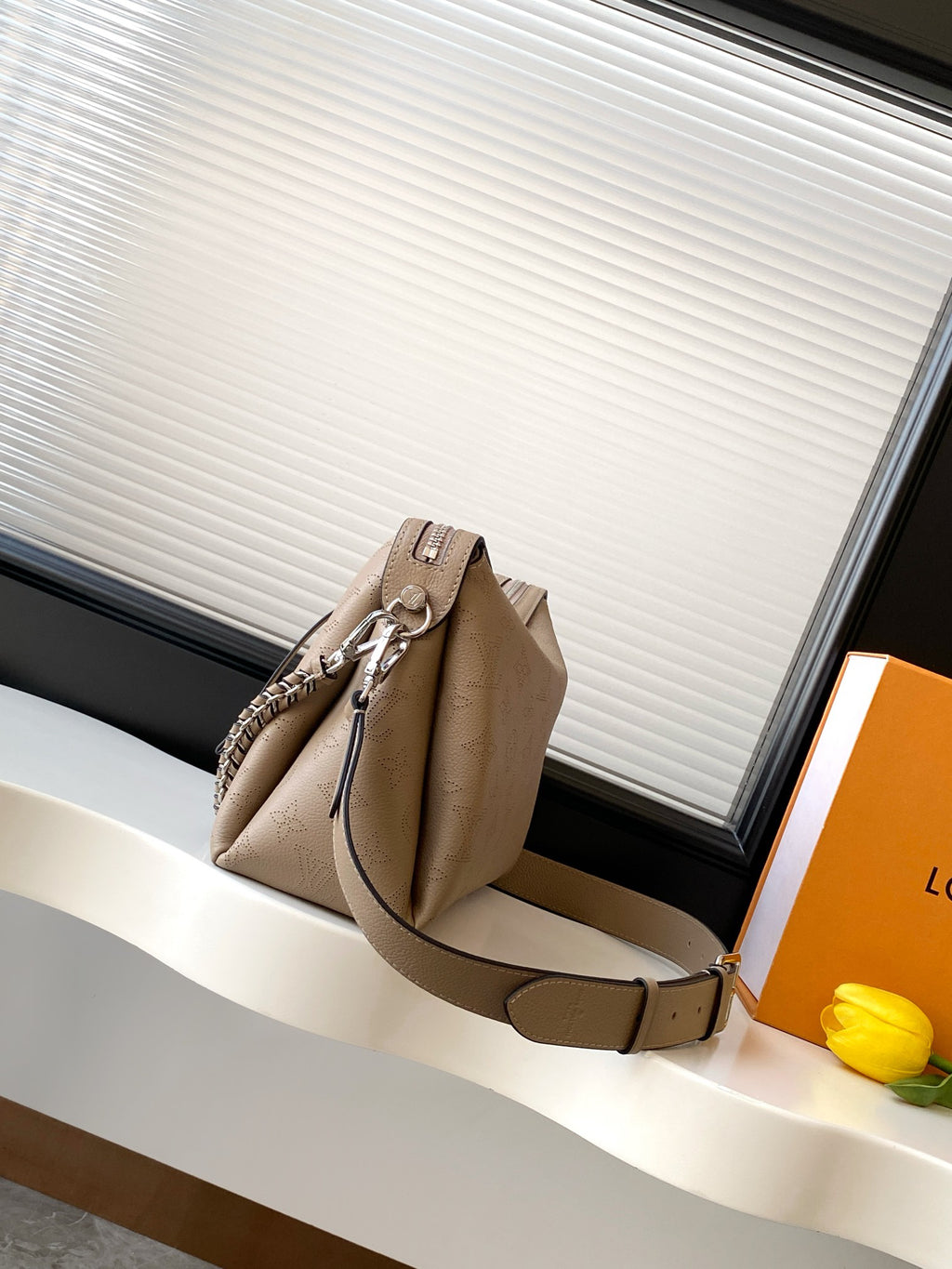 L & V Stylish Cut-out Cowhide Hand Bag M0726051907