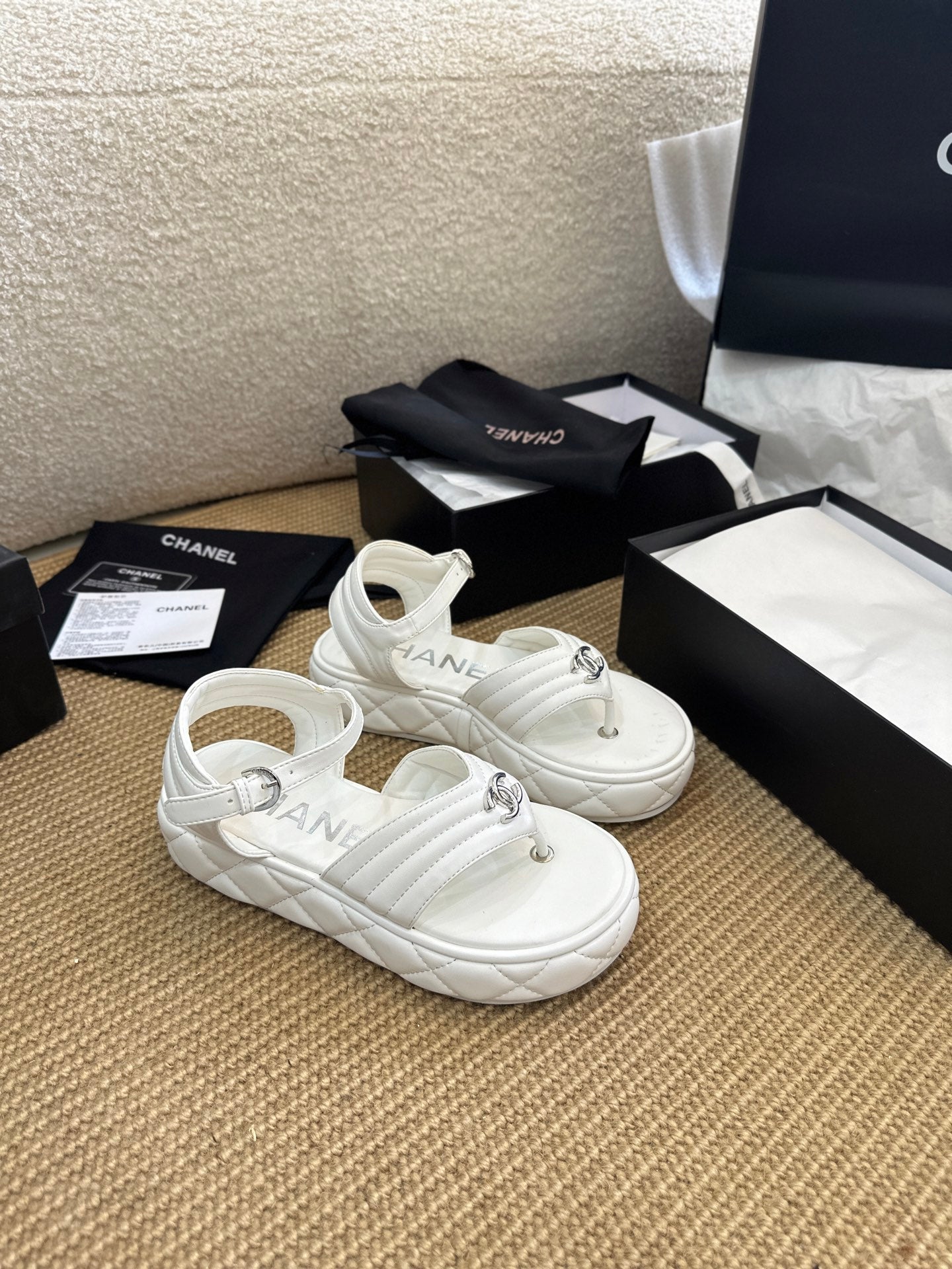 fashion diamond thick-soled sandals 0725050802