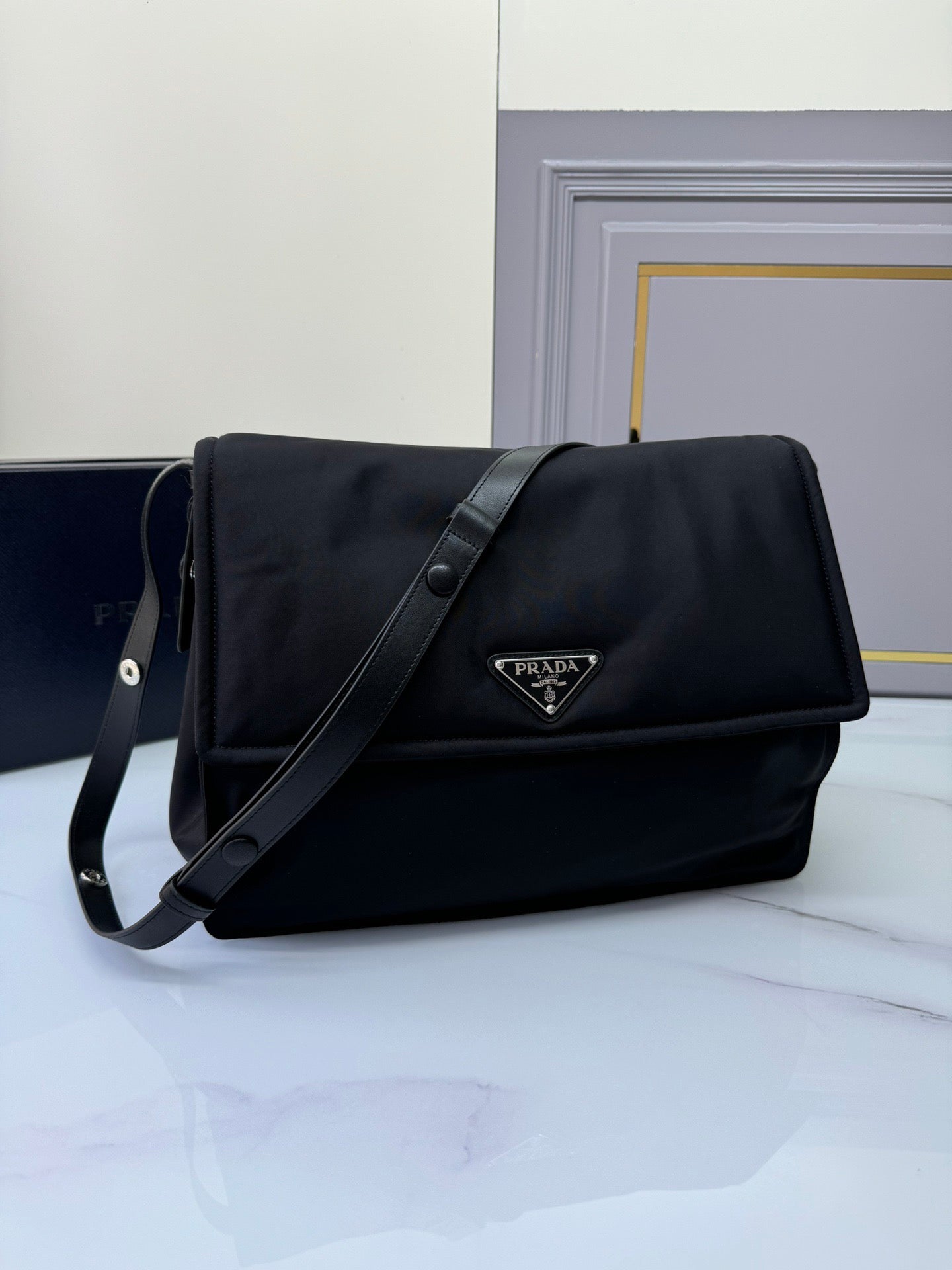 P Fashion Nylon Large Capacity Messenger Bag 0725012102