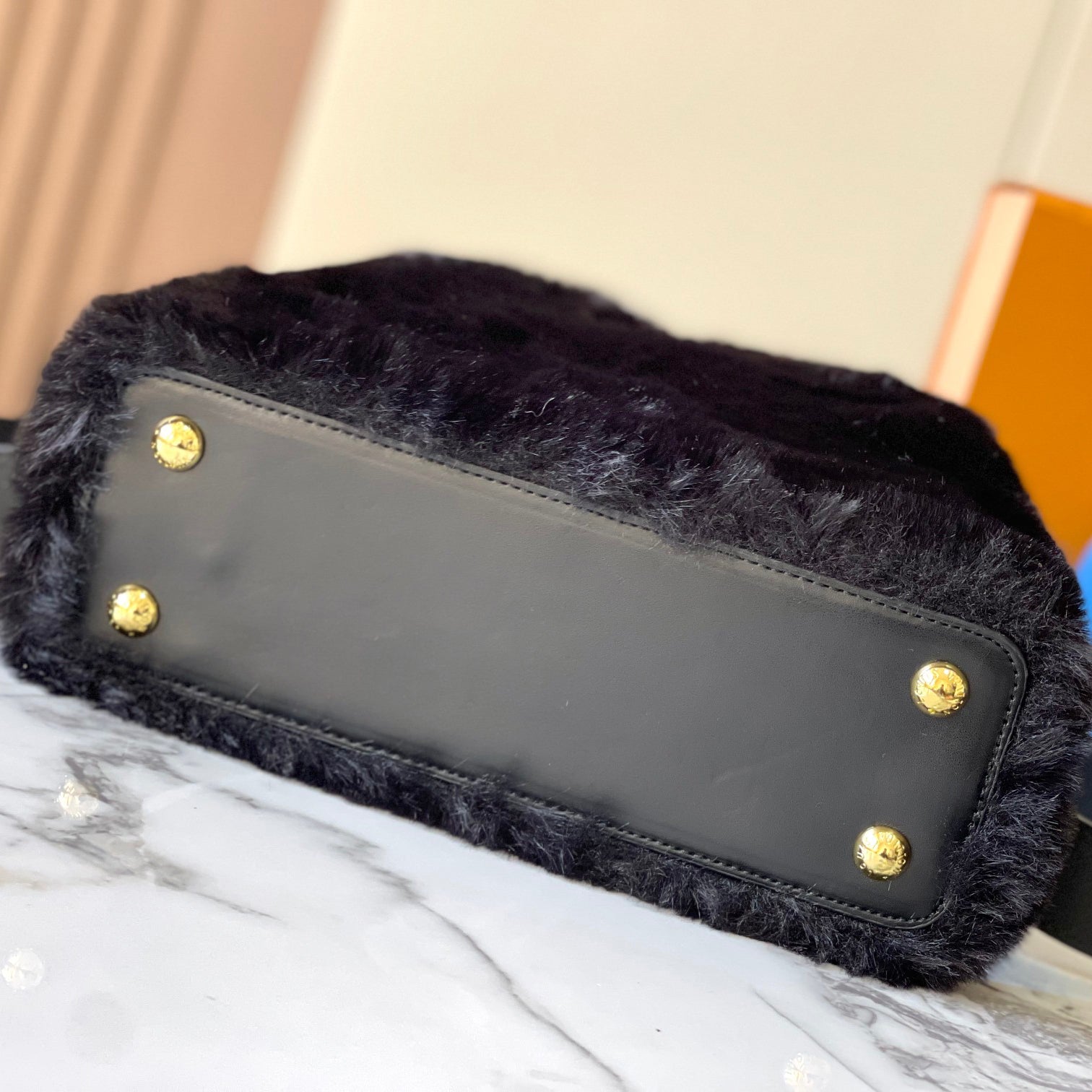 Luxurious mink fur shoulder and crossbody bag XC0723112701