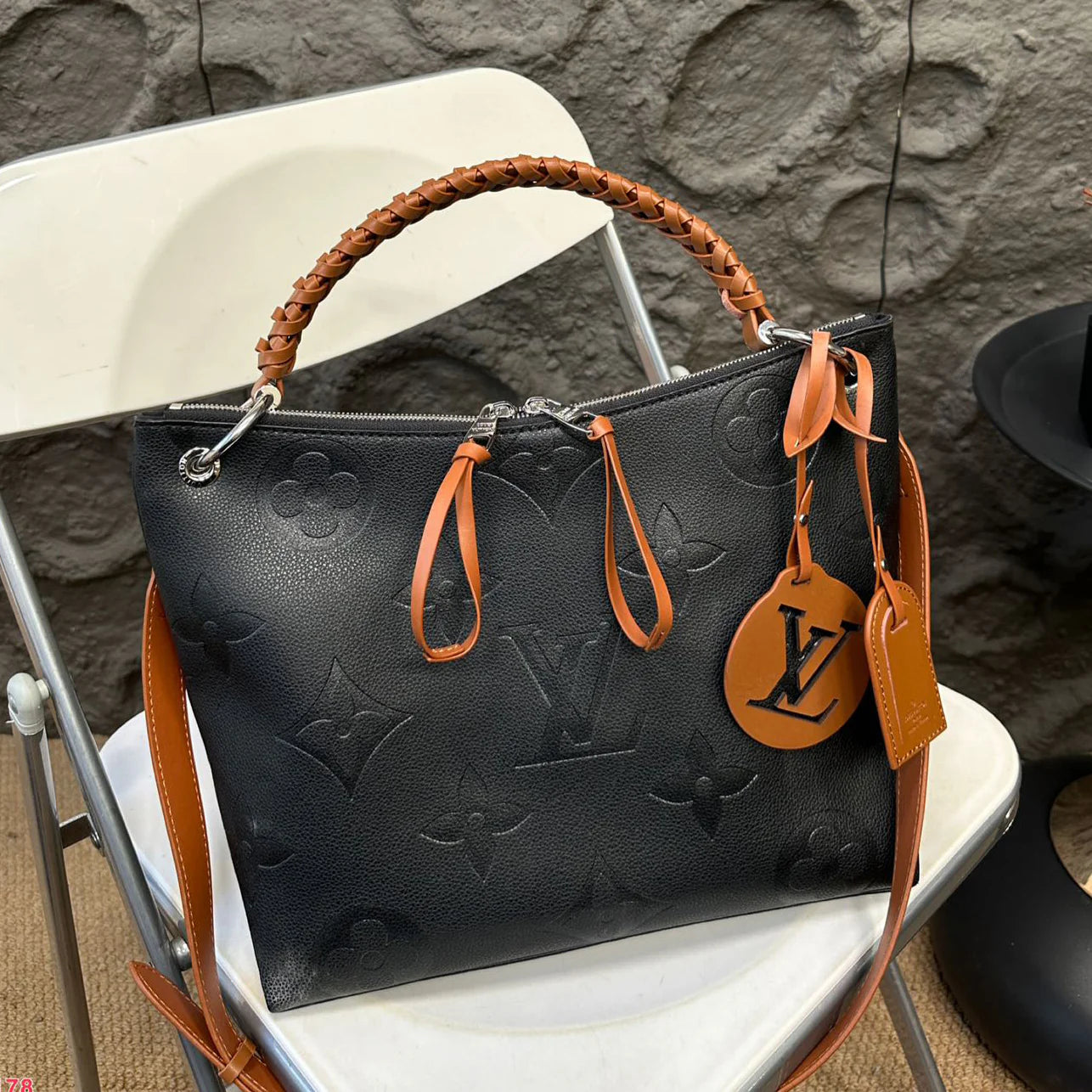 L Family Twist Handle Tote Bag 1024122503