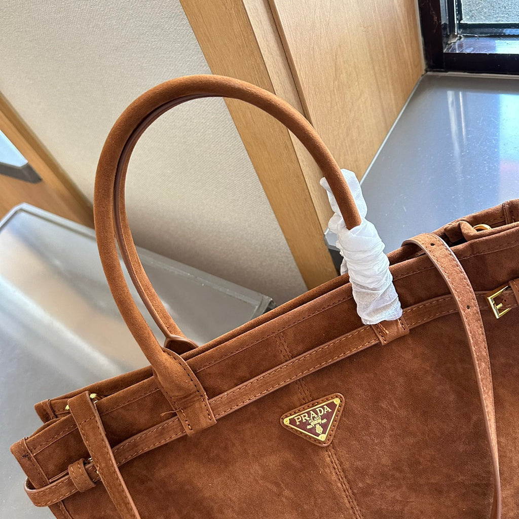 P waxed leather large capacity tote 0724082903