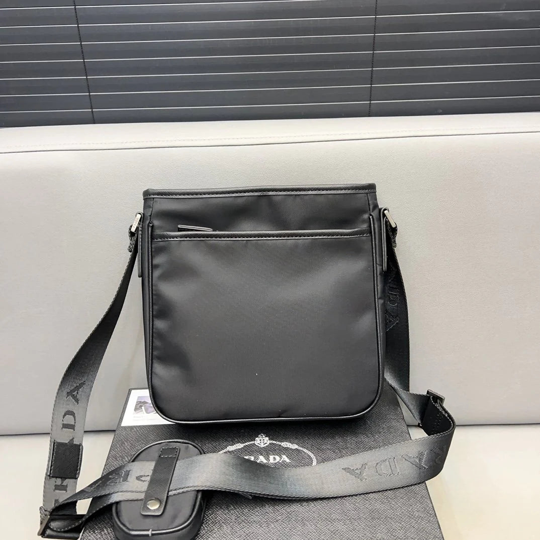 New Classic Versatile Shoulder Bag Crossbody Bag 1024011010