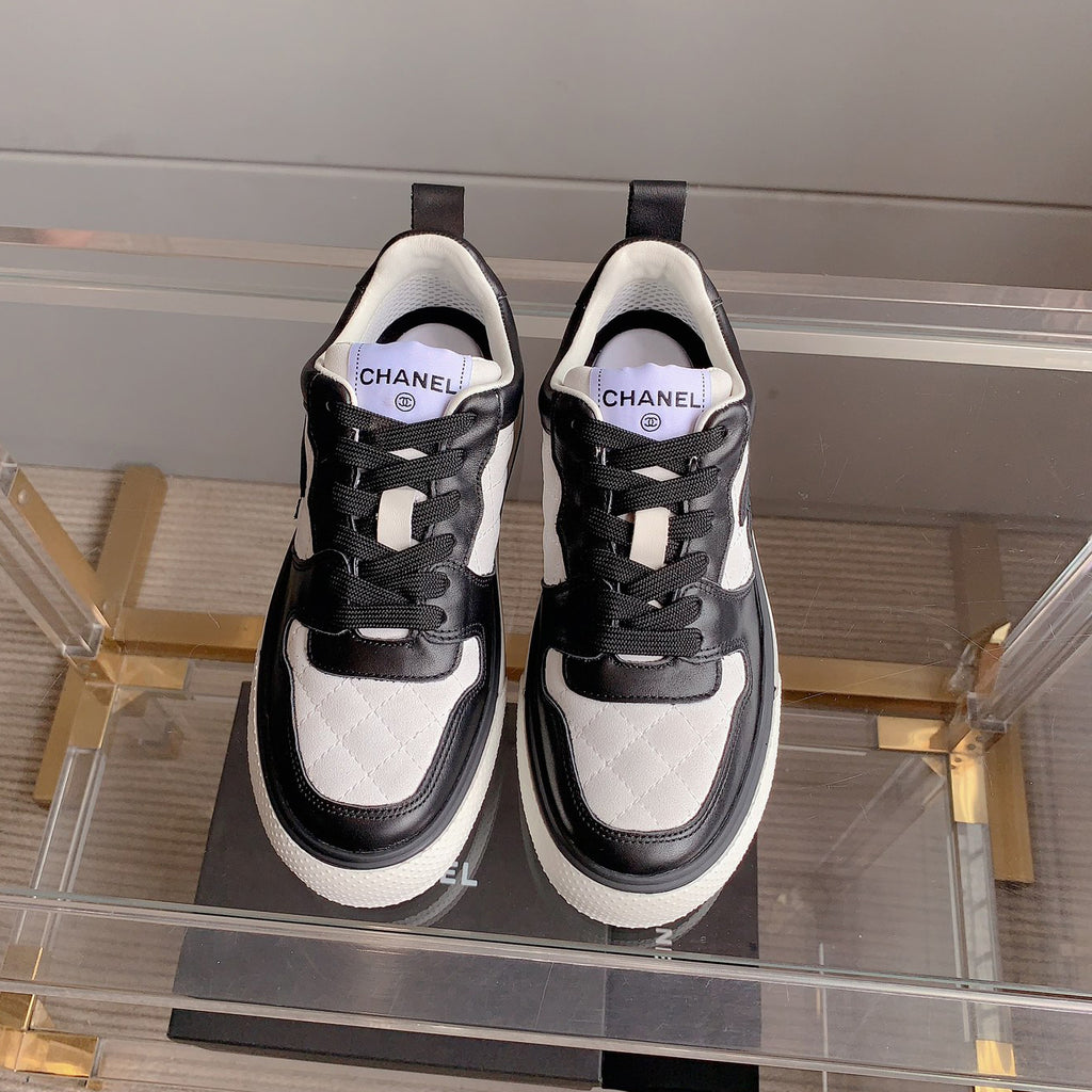 Classic versatile rhombus sneakers 1824061007