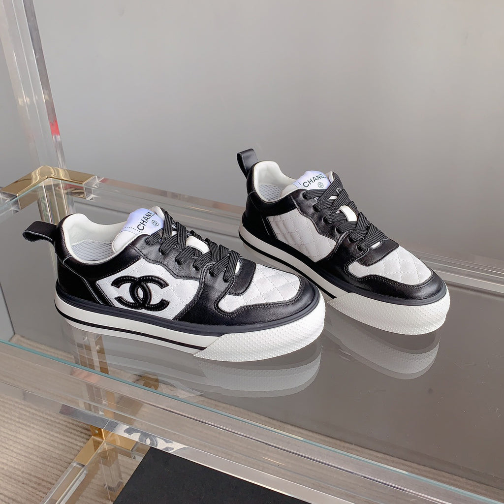 Classic versatile rhombus sneakers 1824061007