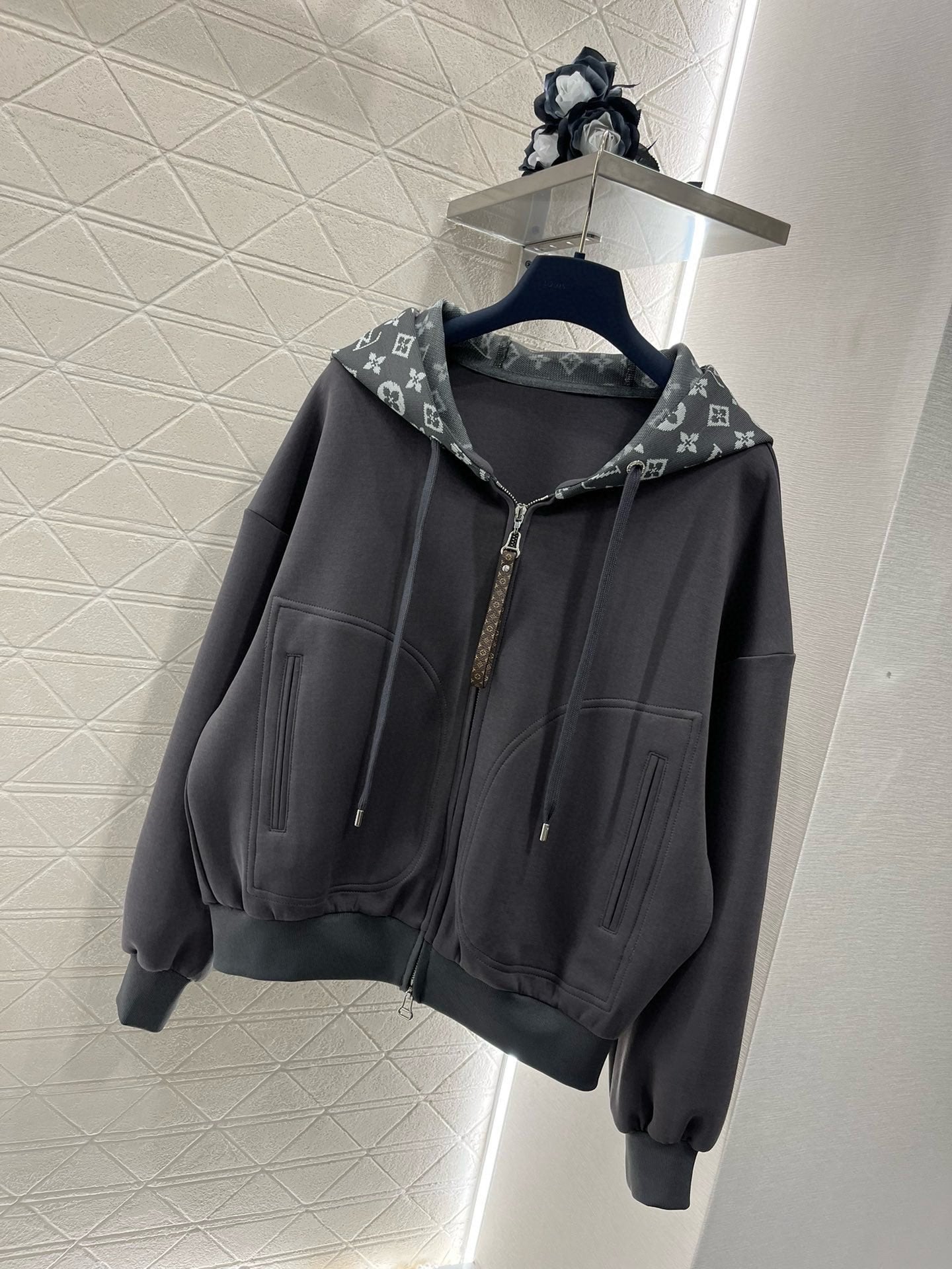 L new fashion hooded jacket and trousers suit 0724120503