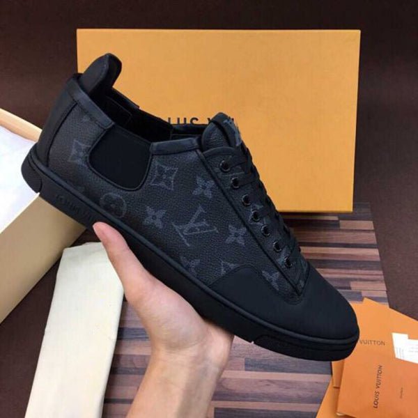Brown men's alphabet casual shoes