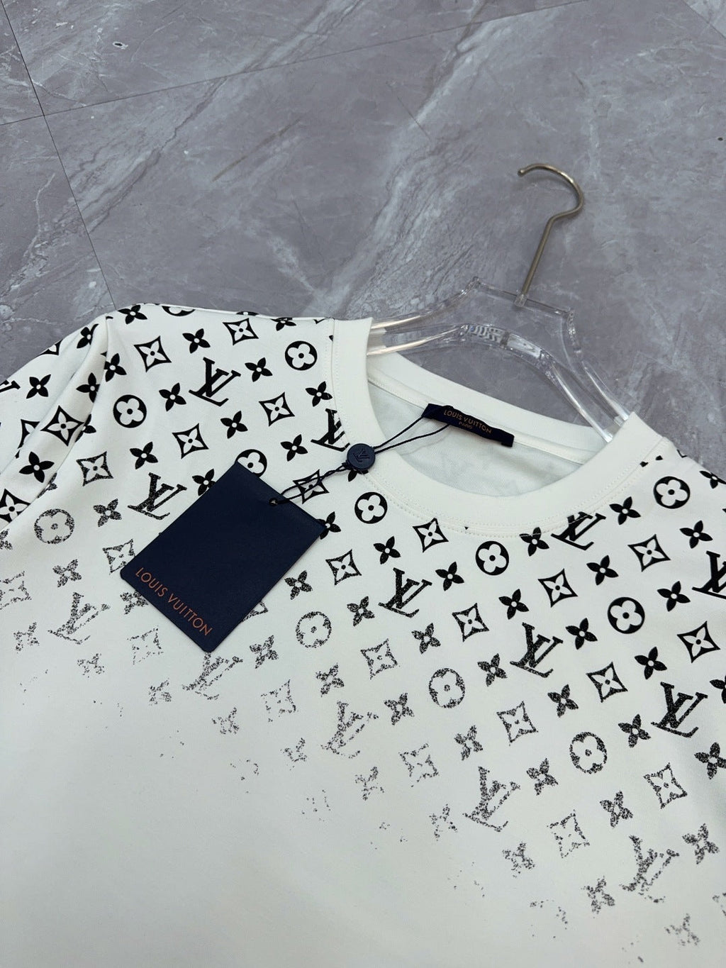 L Autumn and Winter long-sleeved T-shirt 0725092401