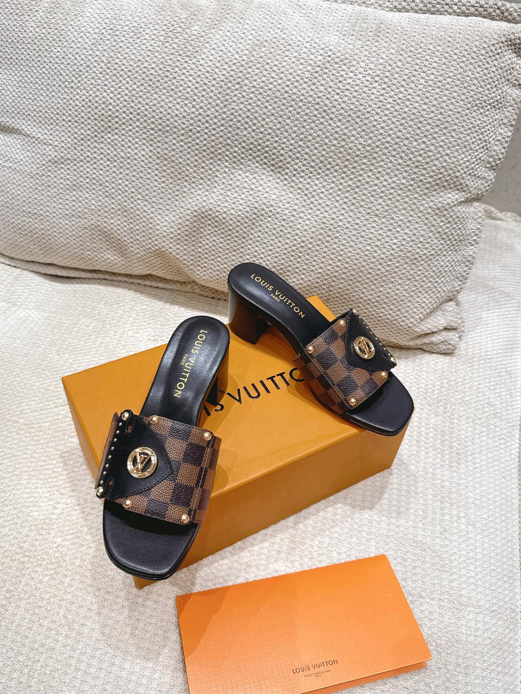 L new fashion thick heel slippers 0725040905