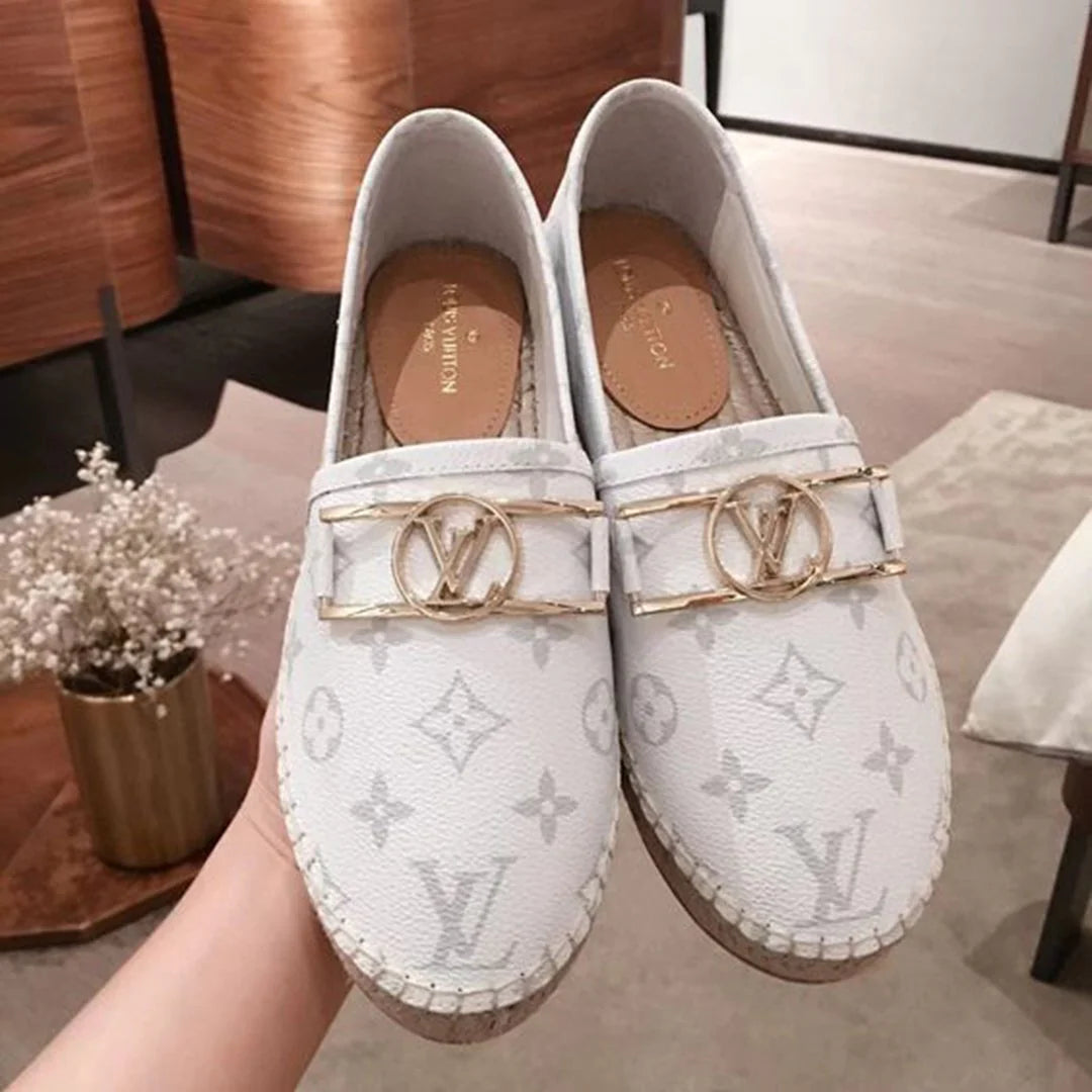 New versatile fashionable loafers 1024013107