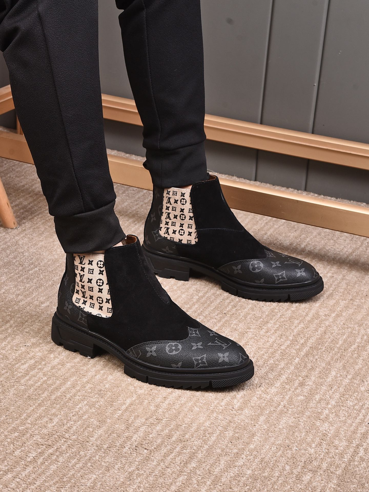Fashion Casual New Style Men's Comfortable Sneakers Shoes V12