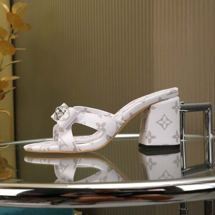 Classic all-match high-heeled sandals SXC05305