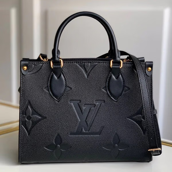 L Reverse Monogram Giant Onthego Voyage 0725101103
