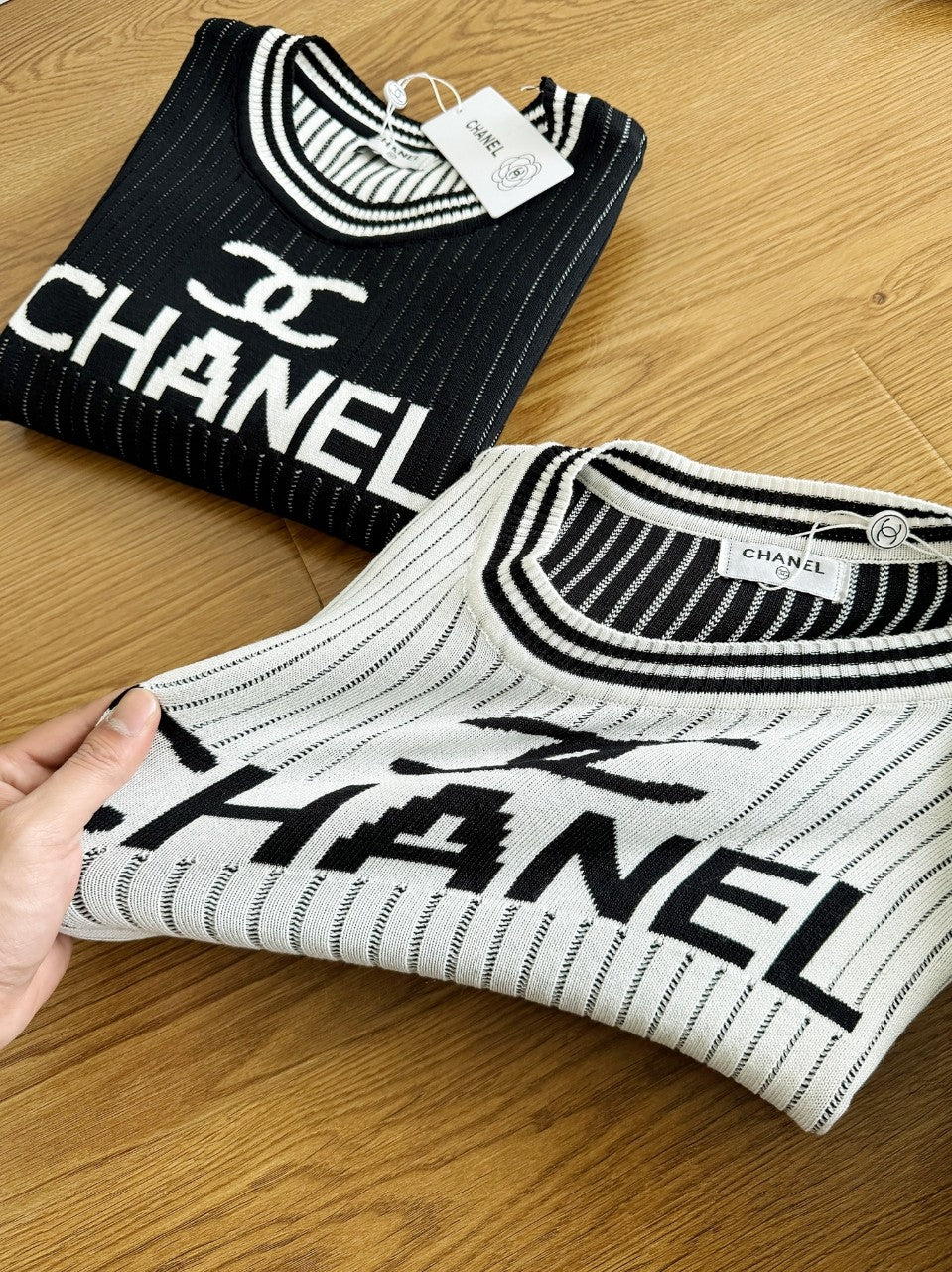 Color block letter embroidered vertical pattern round neck short sleeves 0724050904